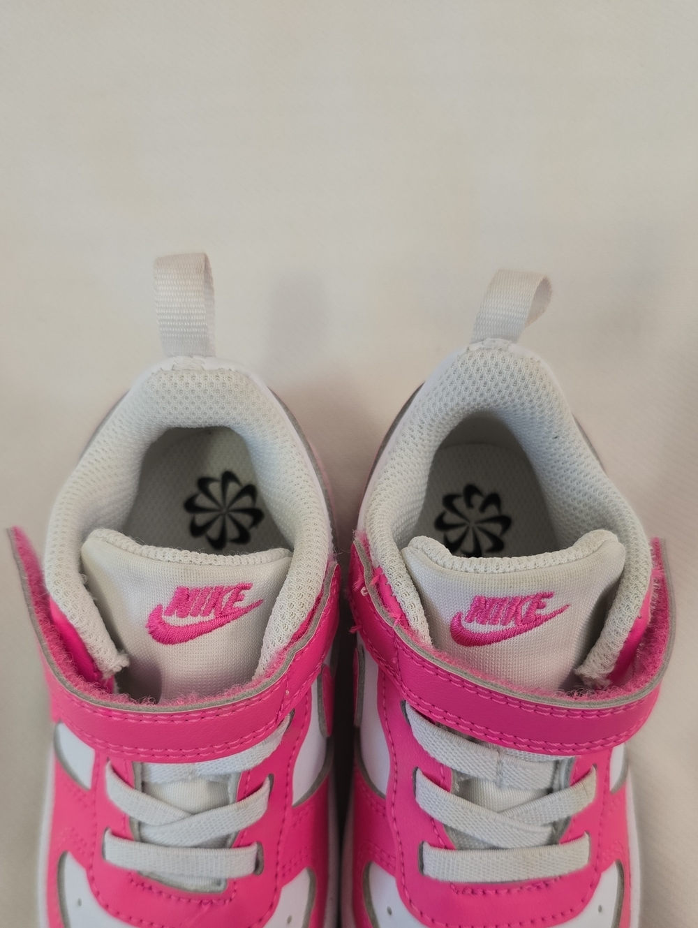 Nike Girl Shoes Size: 7C - Picture 15 of 17